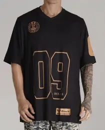 CAMISETA FUTEBOL AMERICANO PRETA/DOURADO SINCE 2009 GROWTH - EDIÇÃO ESPECIAL